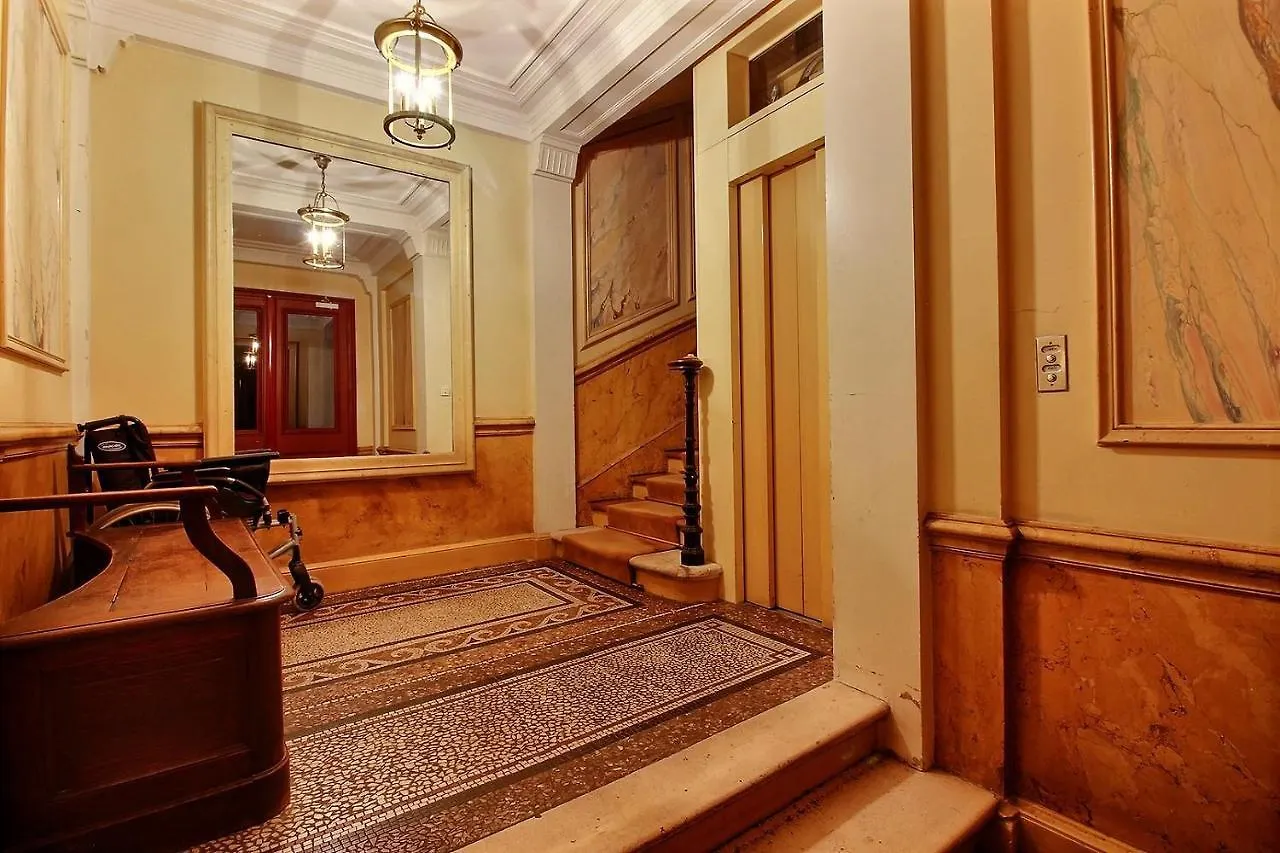 Parisian I 390 I 1 I Odeon Apartman