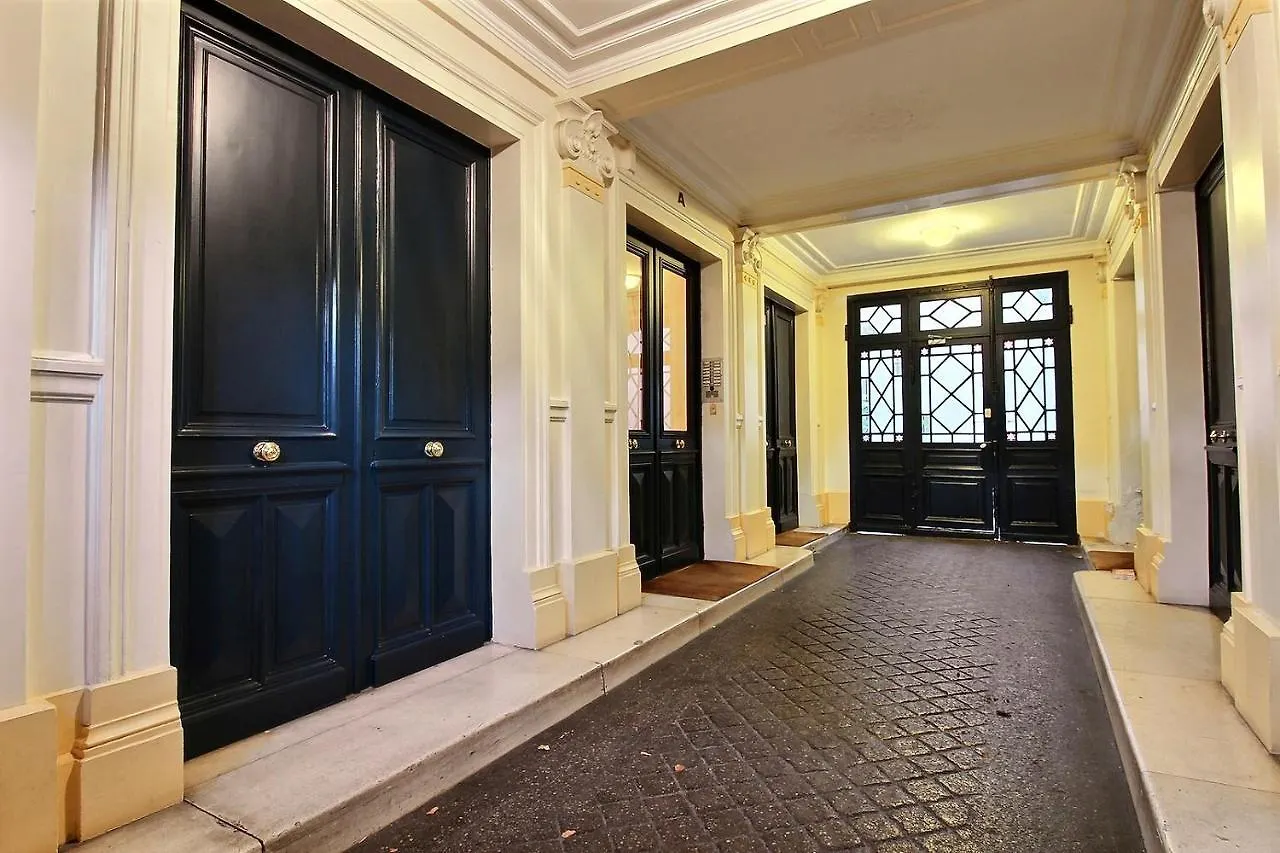 Parisian I 390 I 1 I Odeon Apartman