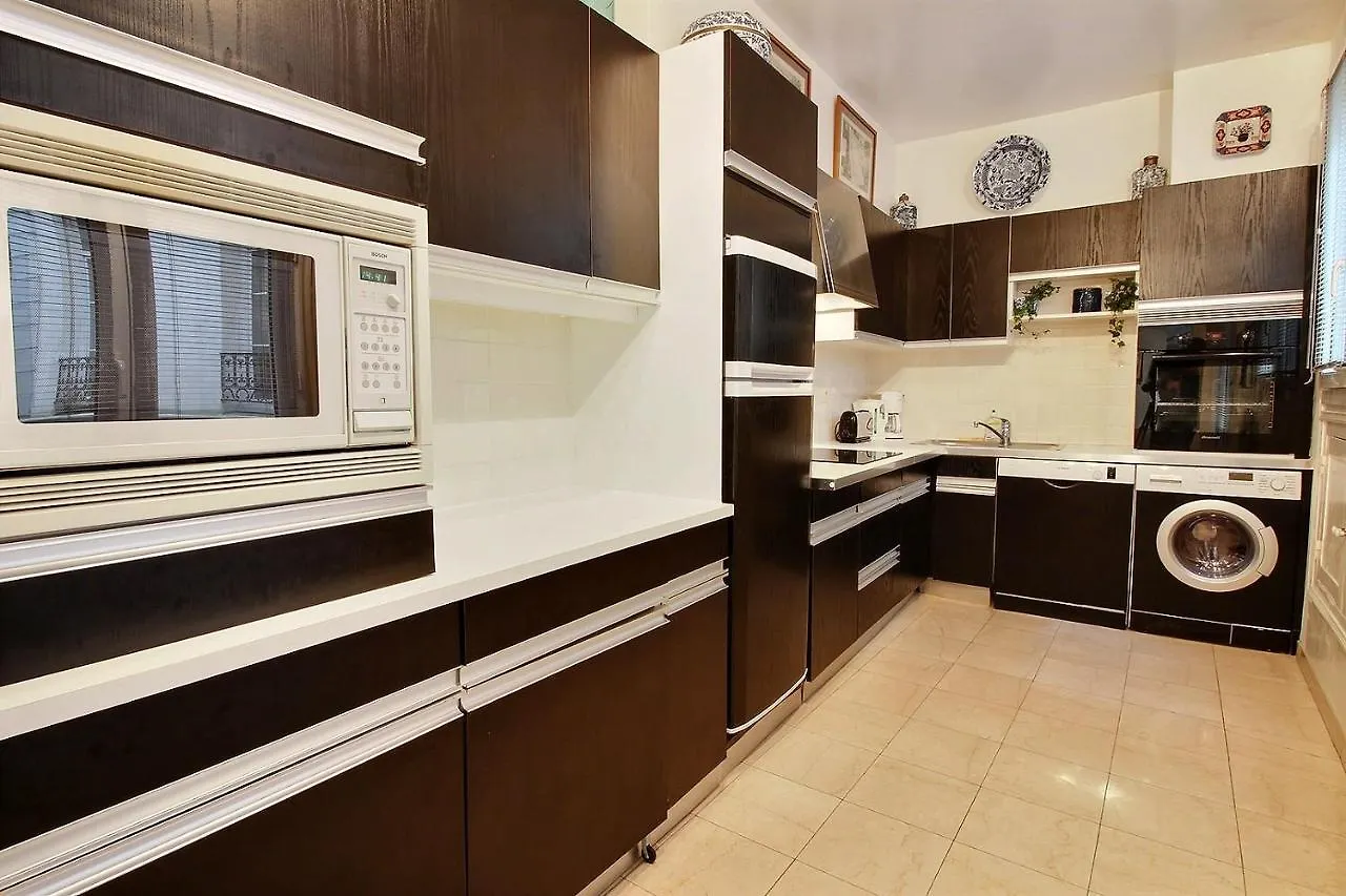 Parisian I 390 I 1 I Odeon Apartman *